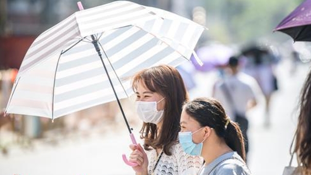 �ߜس�ɫ�A����Ч��300С�r������+���L����K�ڵ�؛��