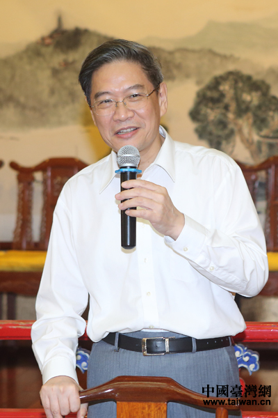 8月19日晚,國臺辦主任張志軍在北京與應邀前來大陸參訪的32名義守大學師生再次聚首。 8月19日晚,國臺辦主任張志軍在北京與應邀前來大陸參訪的32名義守大學師生再次聚首。