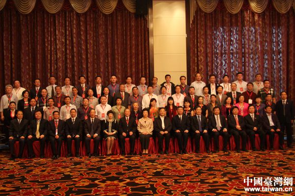 本屆研討會全體與會成員合影留念。 本屆研討會全體與會成員合影留念。