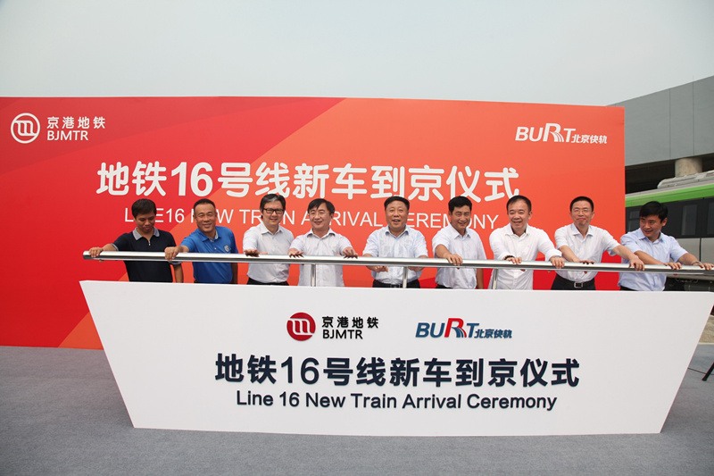 ���۵��F16̖����܇�����xʽ�ϣ��F�����e��ͬ�Ƅӆ����b�ã���܇��ʽ����