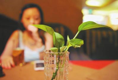 �ɶ����ӻ�7000Ԫ���ơ����ǰ���ѡ� �������W��