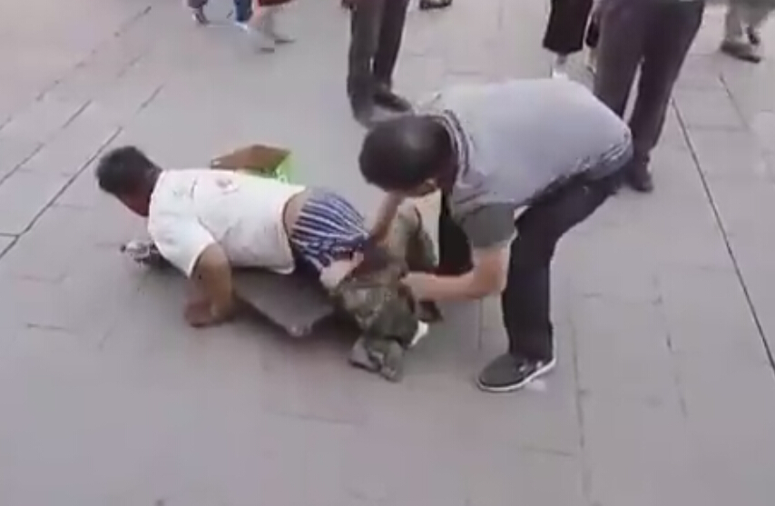 �������ȫ���ݼ� ������ؤ�[�б������а�ѝ