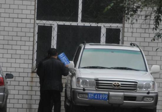 �̸��c�̵ġ�˾�C���ھ�סС�^�Ȍ���AB0040܇�Ƹ��Q���M41899܇�ƣ��z܇��̖�����̖