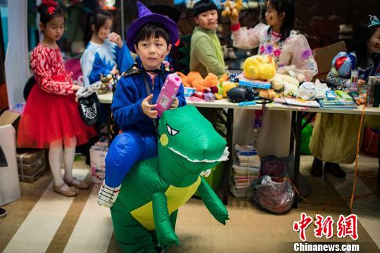 �T���ɐۡ�С�������ĺ��Ӆ��Ӑ����x�u������ �z