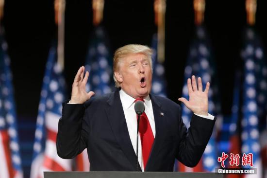 特朗普首度公開承認(rèn)奧巴馬生于美國(guó) 特朗普首度公開承認(rèn)奧巴馬生于美國(guó)