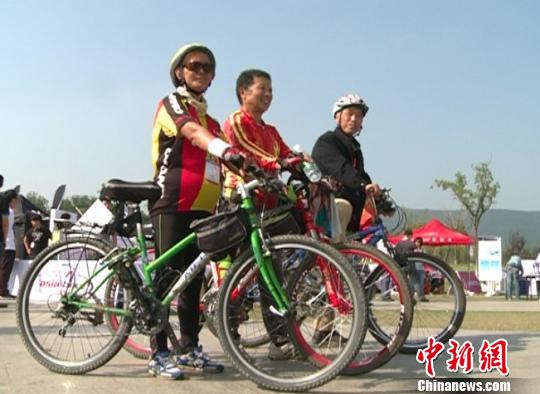 南京花甲“騎士”單車環(huán)游臺灣15天花費(fèi)不到兩千