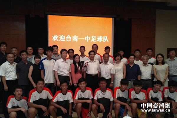 ���m(x��)�ɰ� ��ِ�L(f��ng)��--�_�������c�_��һ�н�����Մ��ӛ