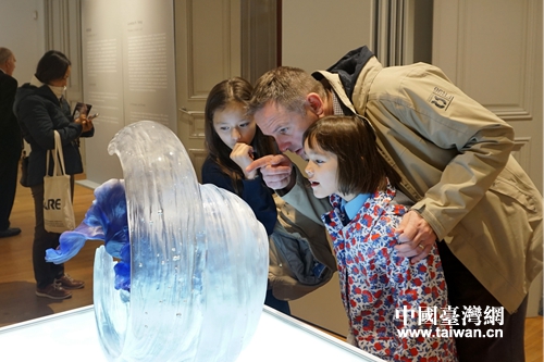 《一朵中國琉璃花——當(dāng)代琉璃藝術(shù)展》展覽現(xiàn)場 《一朵中國琉璃花——當(dāng)代琉璃藝術(shù)展》展覽現(xiàn)場