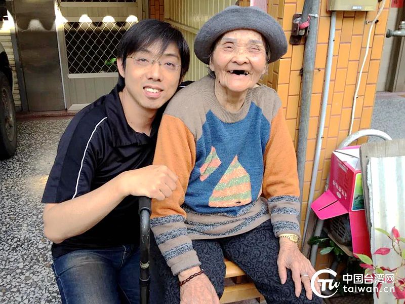 莊曜禎和外婆_副本