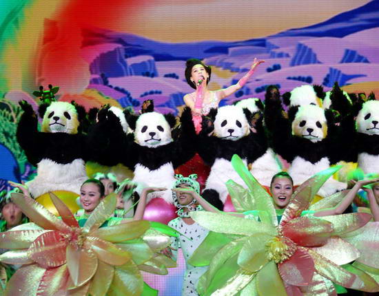 黃圣依央視春晚獨唱第一聲盡顯過硬唱功(組圖)